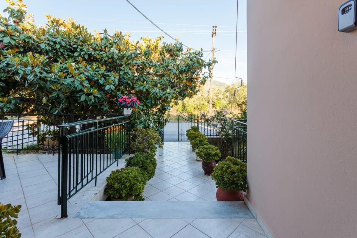 Stylish Seaside Home - Fully Equipped, Big Terrace Calamata Exterior foto